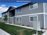 Building Photo - Very Nice 2 Bedroom 1 Bath Upstairs Apartment****$500.00 OFF FIRST MONTHS RENT******Move In Special