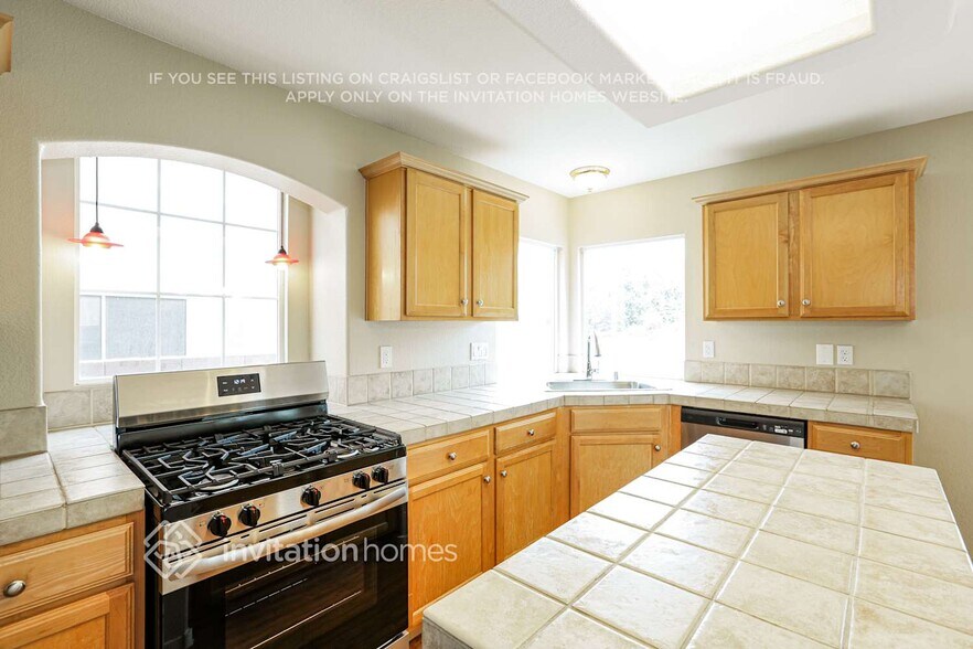 Building Photo - 7654 Glorietta Bay Ct