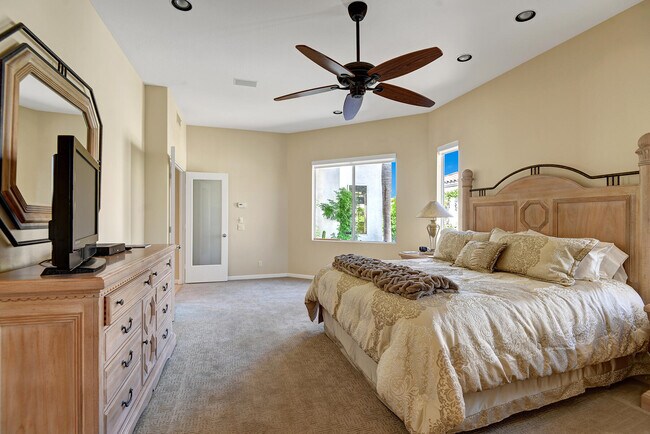 Building Photo - 430 White Horse Trail