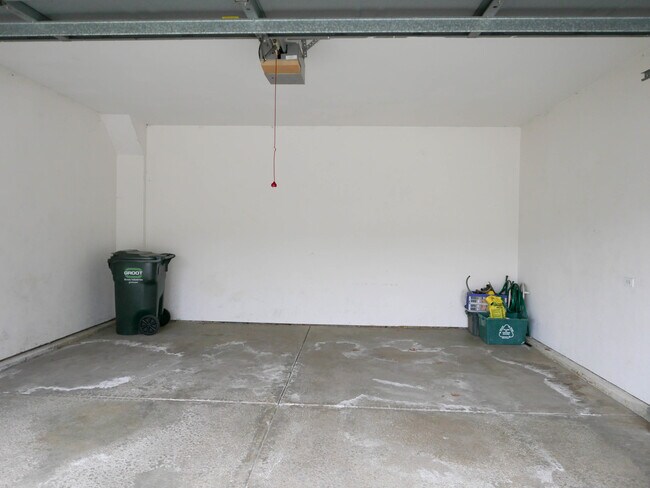 Building Photo - 1428 W Sapphire Dr