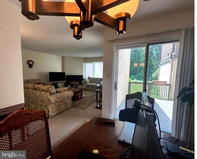 Building Photo - 514 Sayre Dr