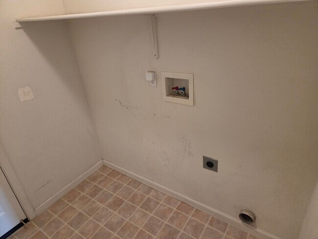 Building Photo - 3208 St Ann Way