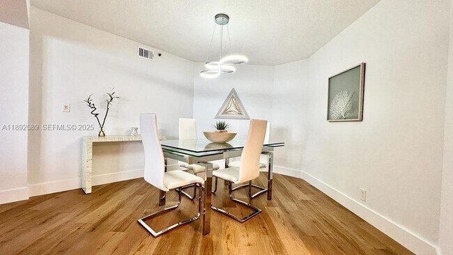 Building Photo - 5200 N Ocean Dr