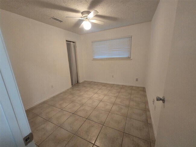 Building Photo - 9802 Sagepike Dr