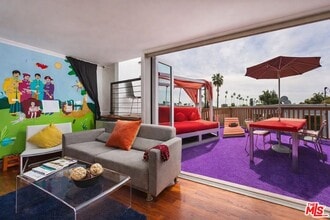 Building Photo - 8661 Clifton Wy