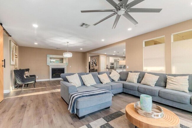 Building Photo - 1316 Vista Ave