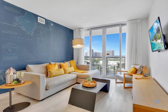 Building Photo - 2602 E Hallandale Beach Blvd