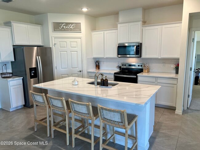 Building Photo - 1525 Criswell Ln SE