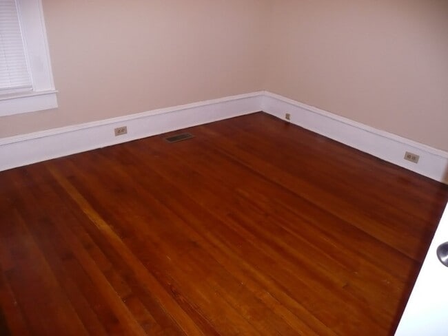 Building Photo - 324 Highland Ave