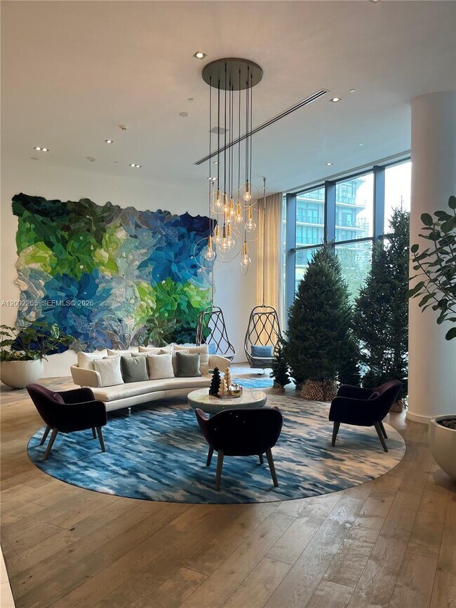 Building Photo - 650 NE 32nd St