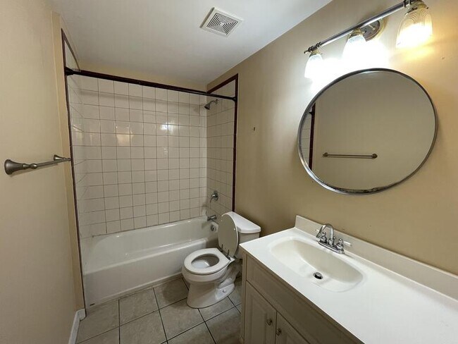 Building Photo - 1424 11th St NW