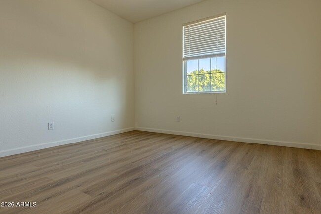 Building Photo - 2051 E Carla Vista Dr