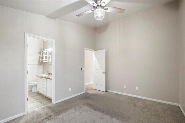 Building Photo - 4623 E Desert Wind Dr.