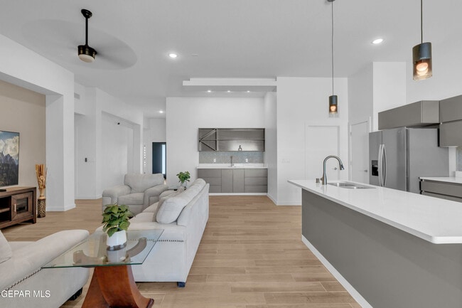 Building Photo - 12713 Captain Claudia CT