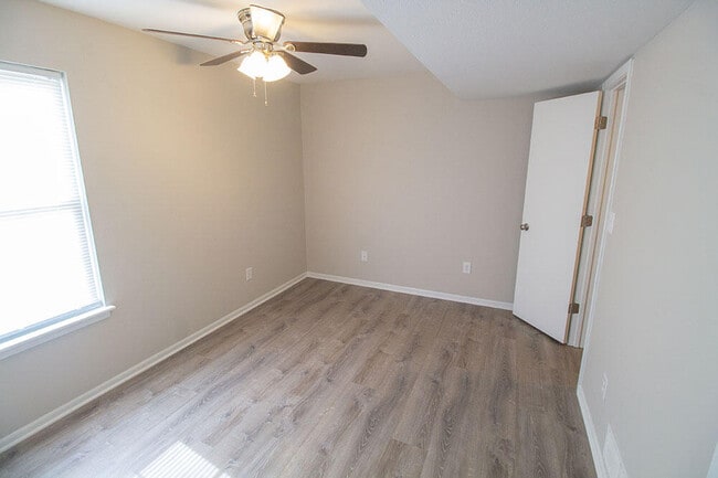 Building Photo - 1401 Bodie Dr