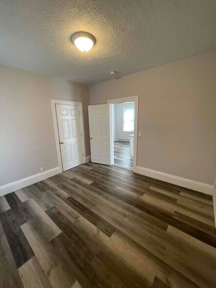 Building Photo - 9 Berlin St