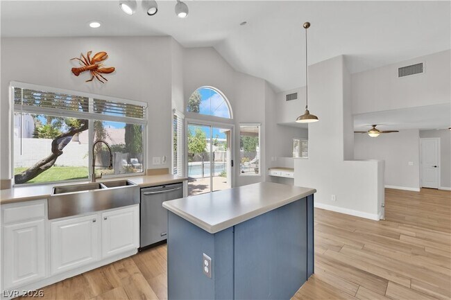 Building Photo - 8112 Tropic Isle Cir