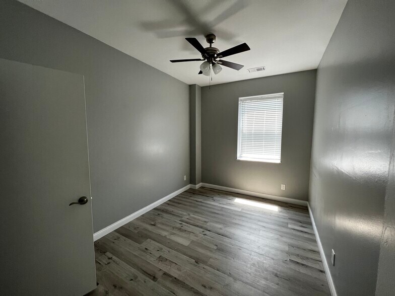 Building Photo - 629 Clara Ave