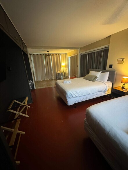 Building Photo - 305 Indian Creek Dr E