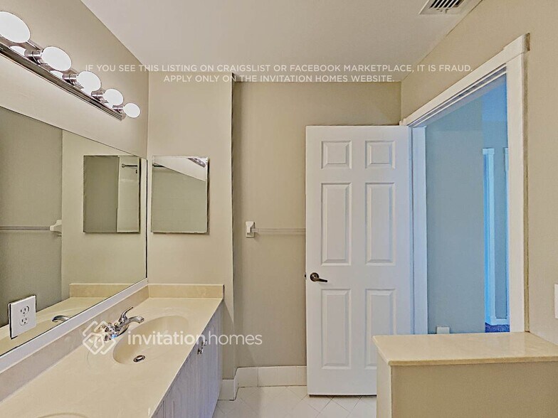 Building Photo - 15871 NW 14th Rd