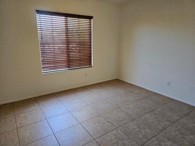 Building Photo - 45705-45705 Coldbrook Ln