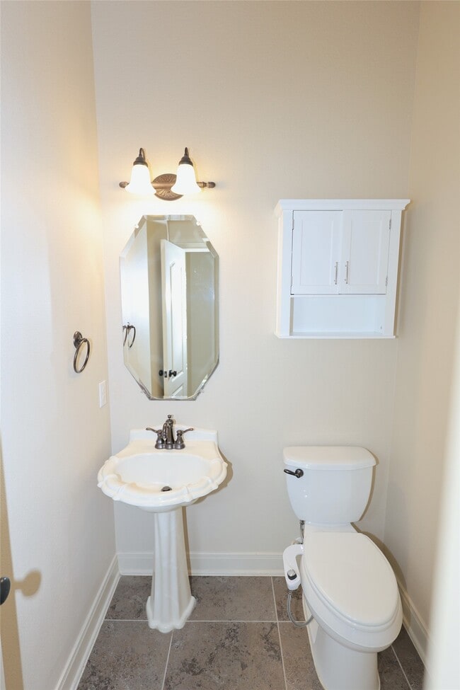 Building Photo - 17311 Quiet Shores Dr
