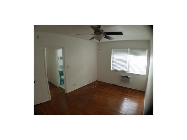Building Photo - 9064 Collins Ave