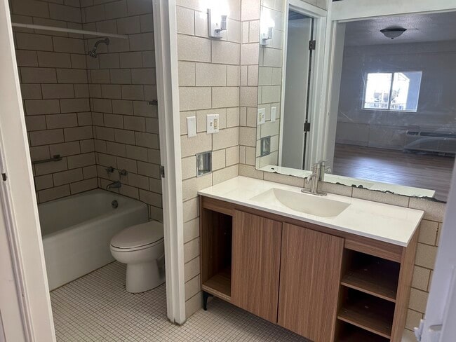 Building Photo - 1231 N Galena Ave