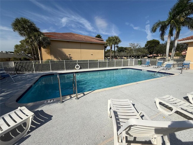 Building Photo - 9907 Westwood Dr