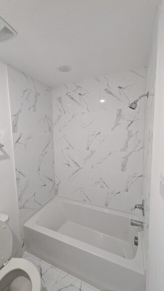 Building Photo - 2310 Wavell St