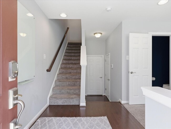 Building Photo - 3 Bed/2.5 Bath End-of-Row Beltsville Townhome