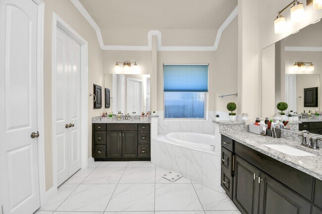 Building Photo - 16906 Dalgety Ct