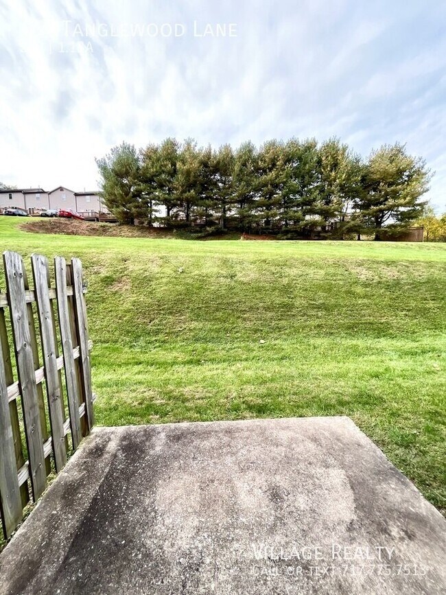 Building Photo - 464 Tanglewood Ln