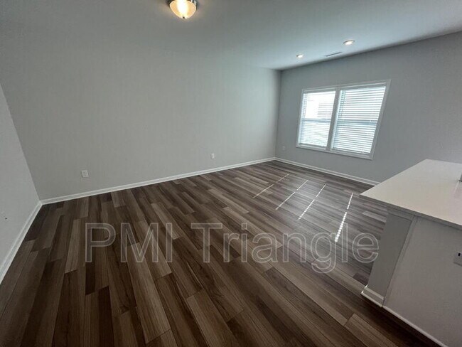 Building Photo - 802 Oak Center Dr