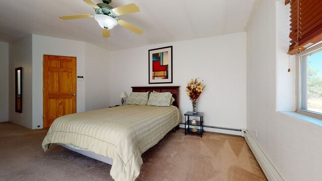 Building Photo - 218 Cynthia Loop NW