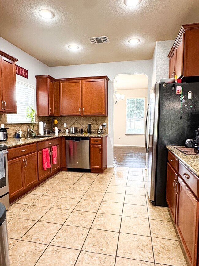 Building Photo - 9503 Adeel Dr