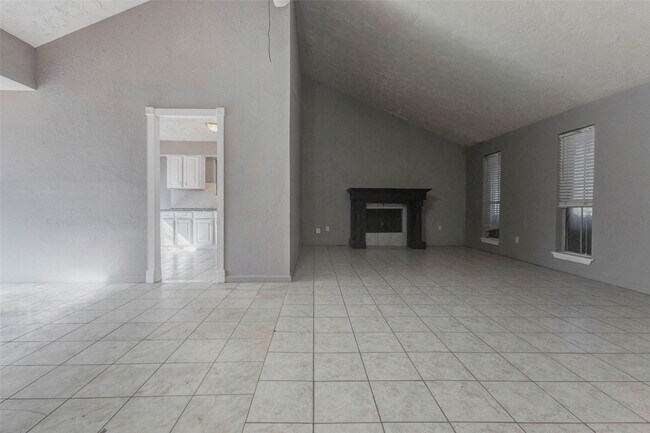 Building Photo - 12702 Fern Forest Dr