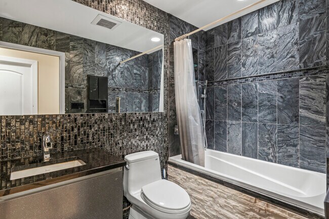 Building Photo - 641 Silver Rock Ln