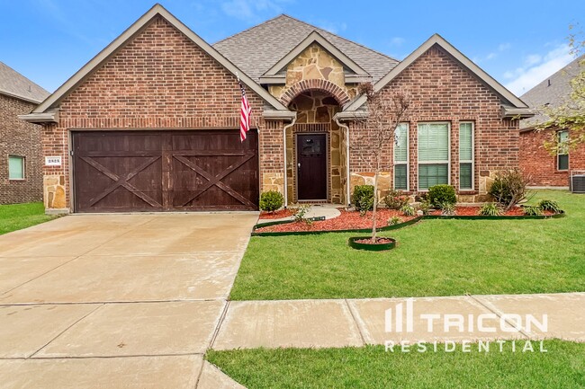 Primary Photo - 2525 Sabine Cir