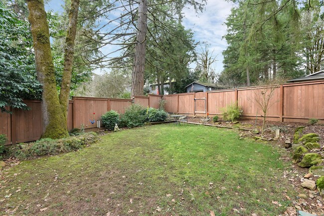 Building Photo - Quaint Remodeled Ranch in Lake Oswego