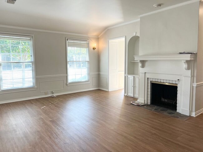 Building Photo - 3205 George Cir