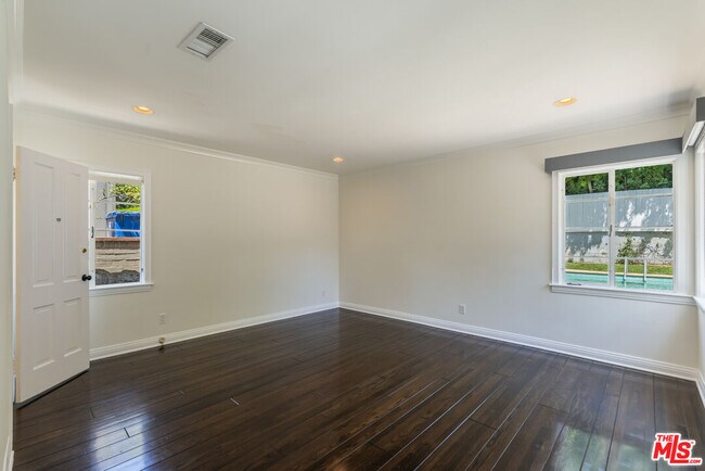 Building Photo - 11339 Thurston Pl