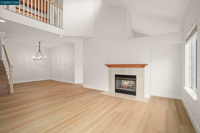 Building Photo - 903 Arrowhead Terrace
