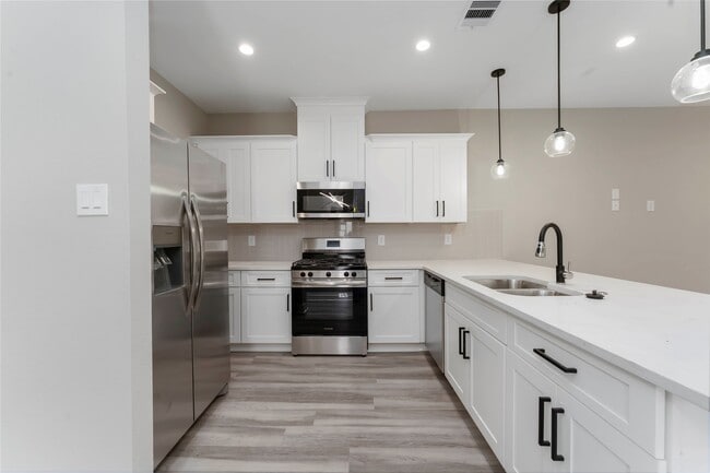 Building Photo - 9514 Ashville Dr