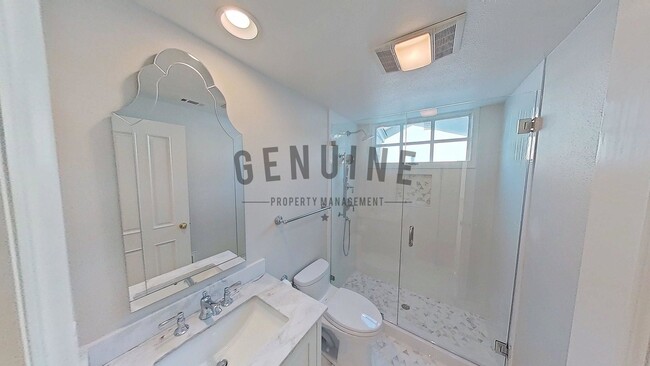 Building Photo - Beautiful Two-Level 5Bd 3.5Ba Home in Newport Beach