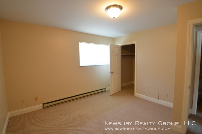 Building Photo - Sunbury Estates