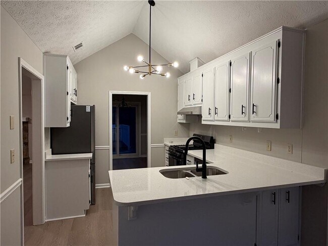 Building Photo - 65 Beaverdam Ct