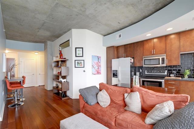 Building Photo - 360 Nueces St