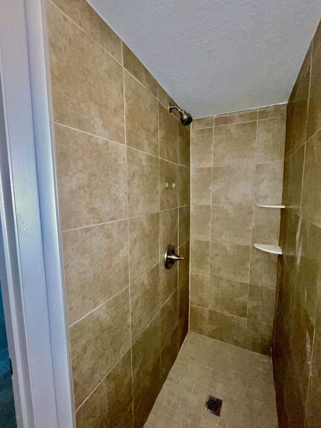 Building Photo - 1 Bed /1 Bath w/ Private Courtyard