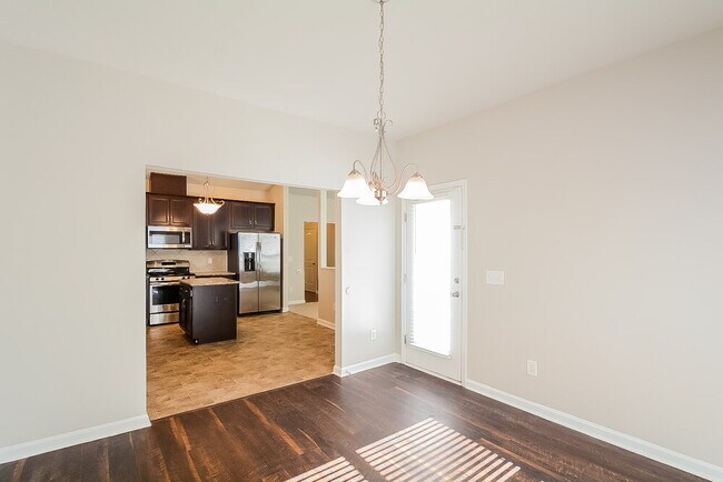 Building Photo - 288 Lakemont Dr